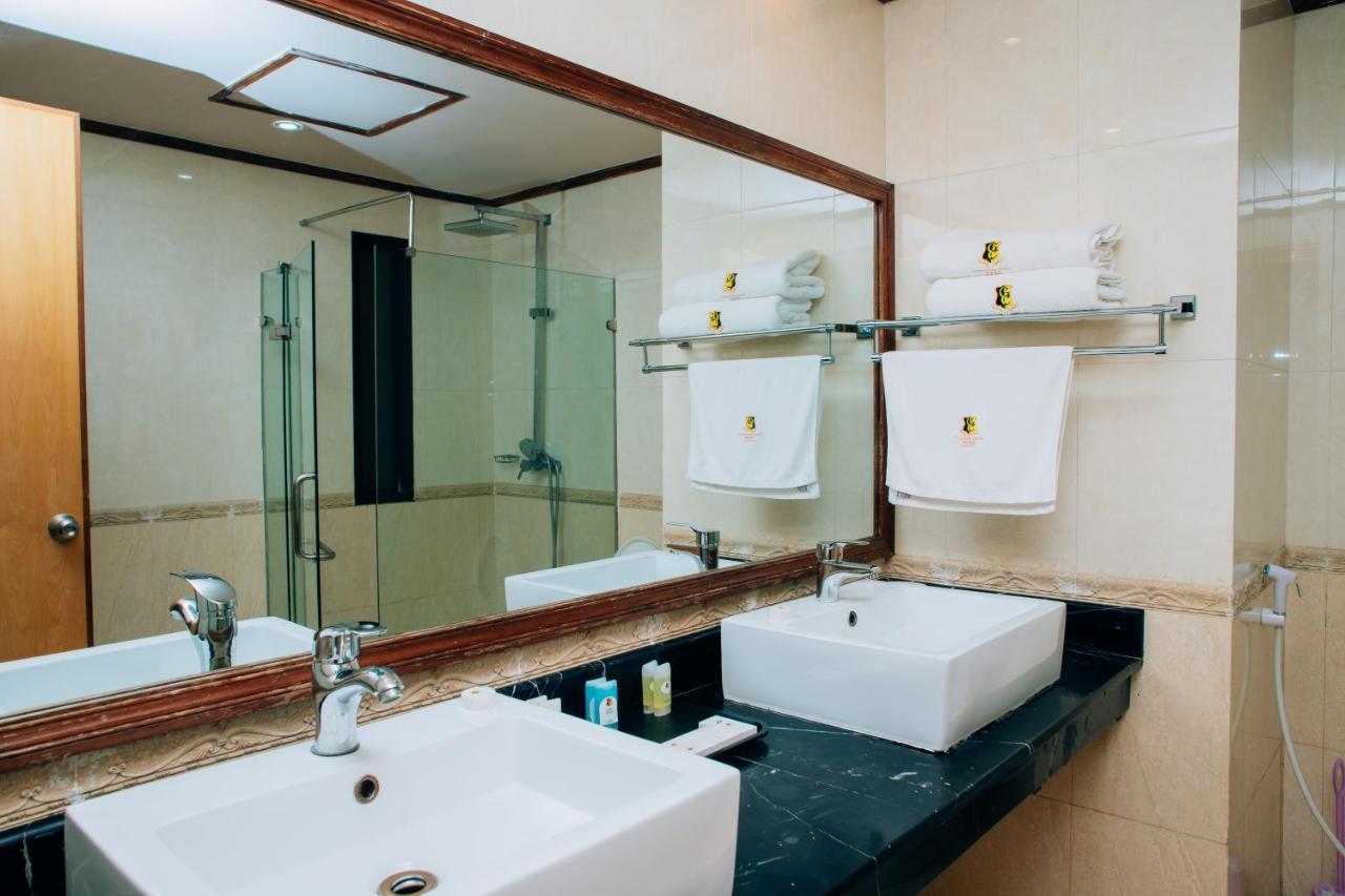 Gold Crest Hotel Мванза Екстер'єр фото