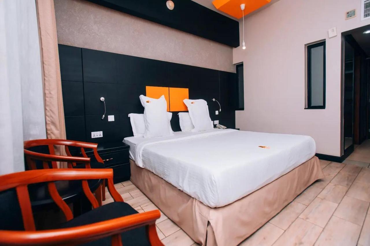 Gold Crest Hotel Мванза Екстер'єр фото