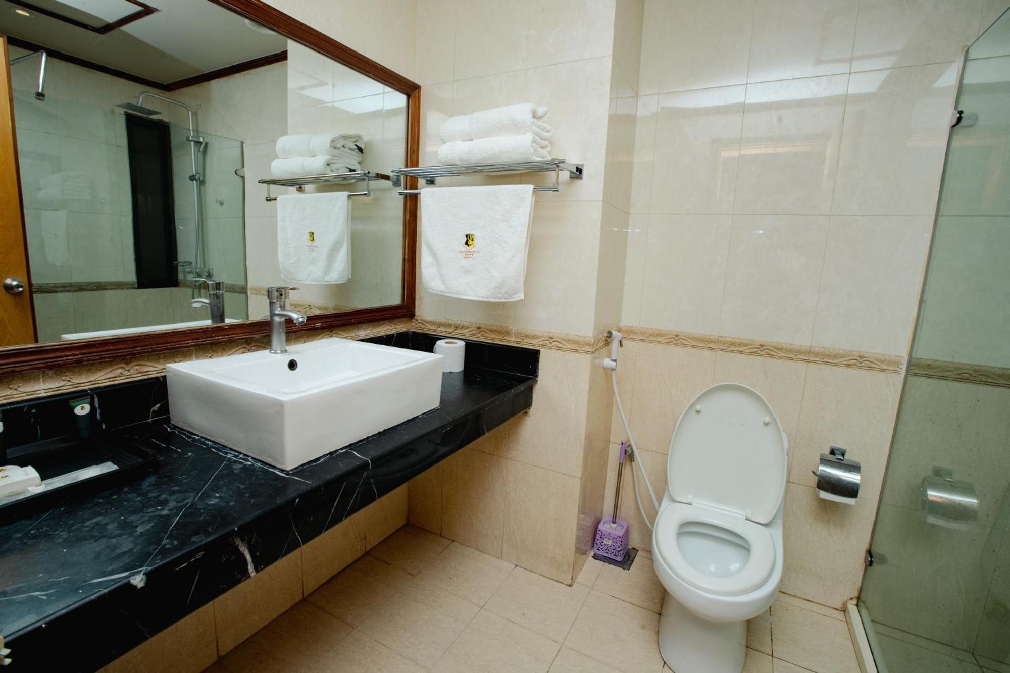 Gold Crest Hotel Мванза Екстер'єр фото